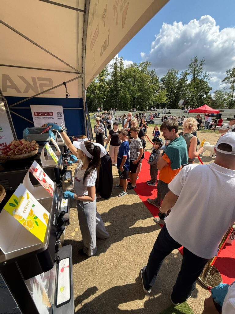 Liron Polska na Ice Challenge Jarocin. 450 osób w kolejce po lody i nieoficjalny rekord Polski